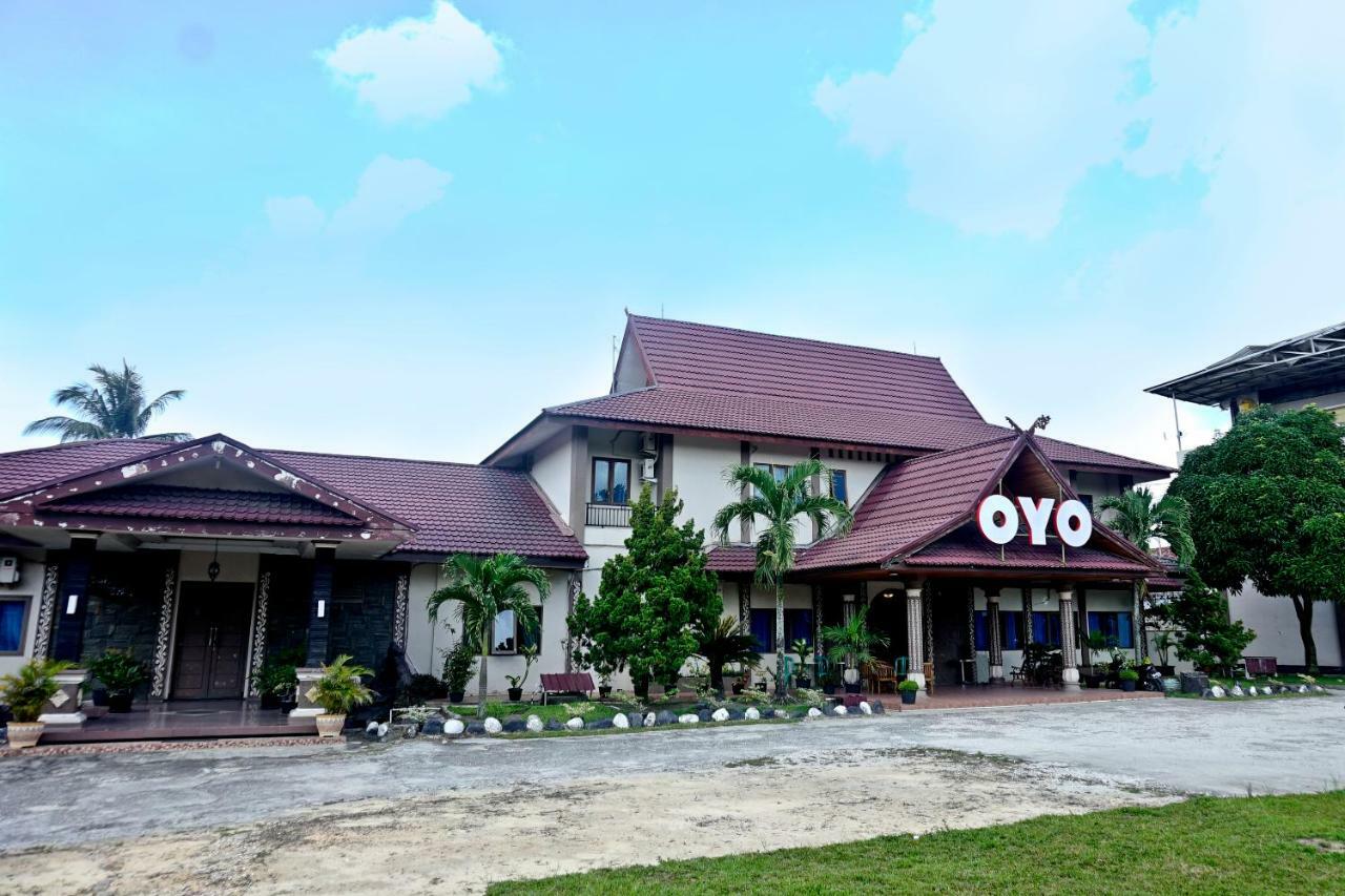 Oyo 627 Tirta Kencana Syariah Hotell Pakanbaru Exteriör bild