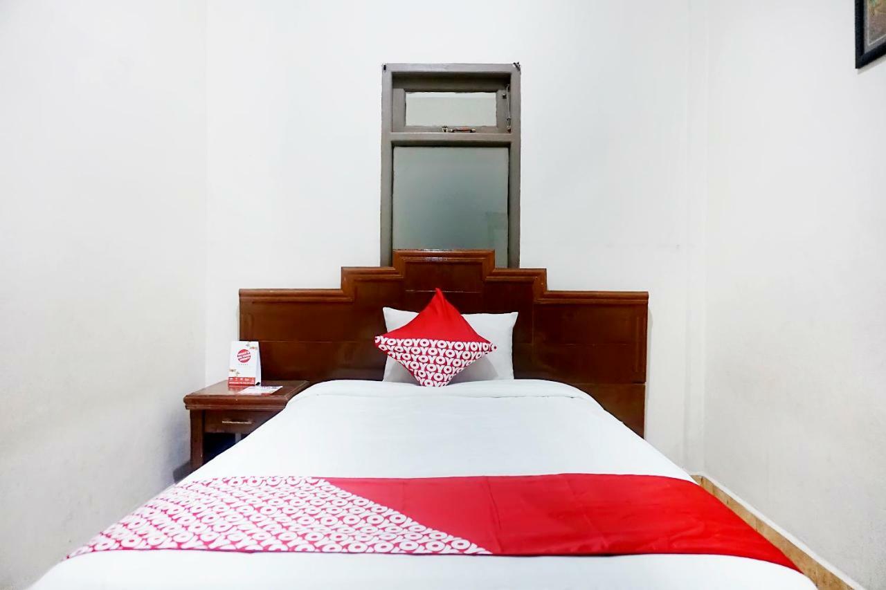 Oyo 627 Tirta Kencana Syariah Hotell Pakanbaru Exteriör bild