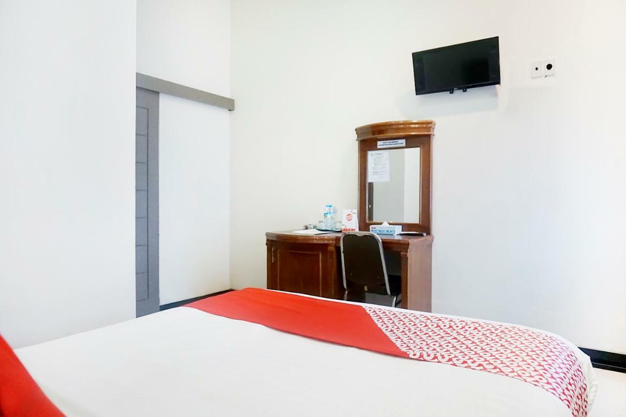 Oyo 627 Tirta Kencana Syariah Hotell Pakanbaru Exteriör bild