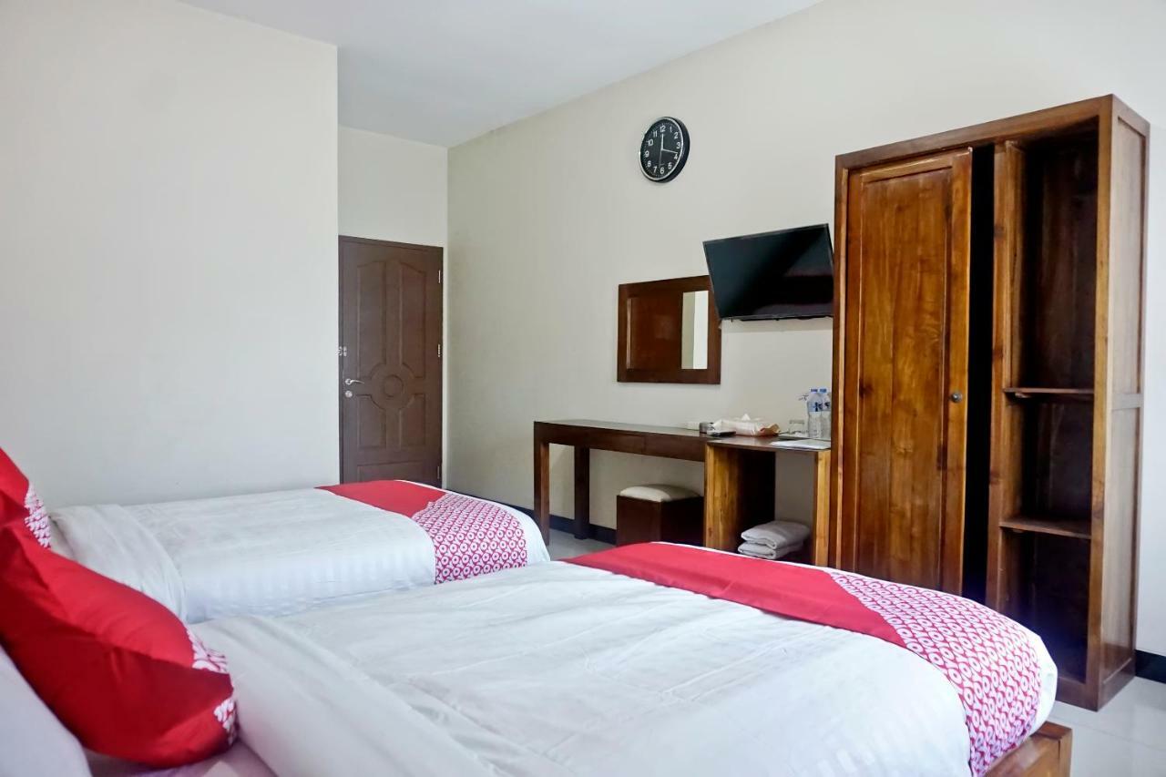 Oyo 627 Tirta Kencana Syariah Hotell Pakanbaru Exteriör bild