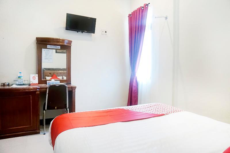 Oyo 627 Tirta Kencana Syariah Hotell Pakanbaru Exteriör bild