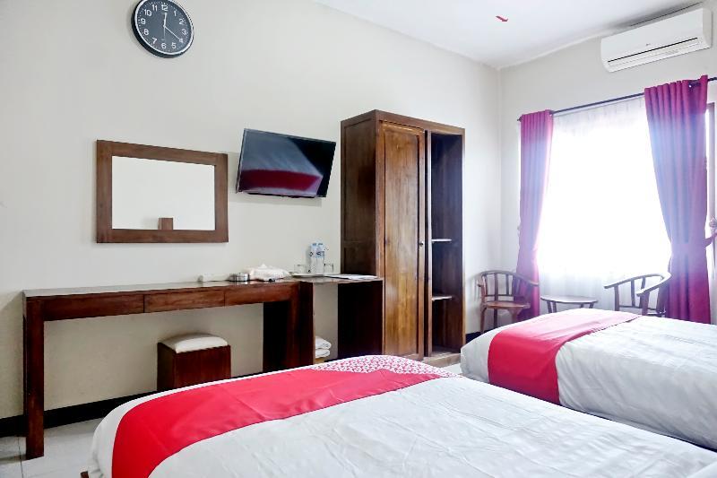 Oyo 627 Tirta Kencana Syariah Hotell Pakanbaru Exteriör bild